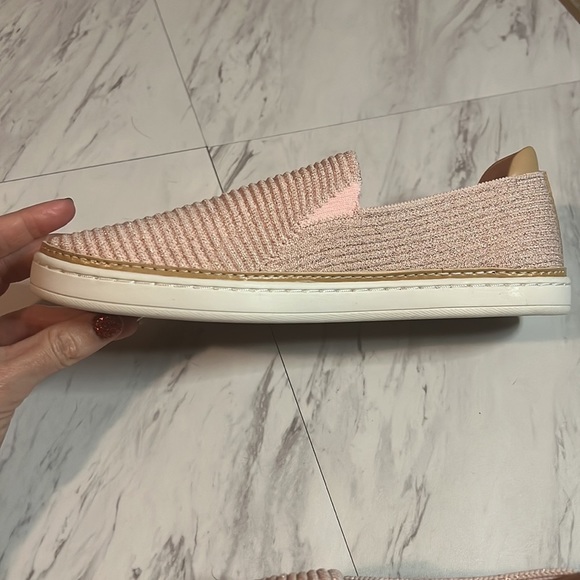 UGG Sammy slip on pink rose gold metallic knit sneaker flat shoe size 6.5 - Picture 6 of 8